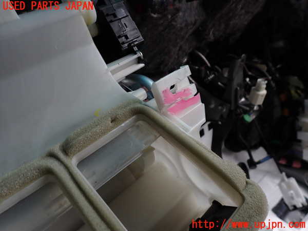 2UPJ-9233116081]レクサス・GS300h(AWL10)エバポレーター1 中古_2