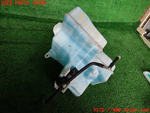 2UPJ-9233116791]レクサス・GS300h(AWL10)ウォッシャータンク1 中古_2