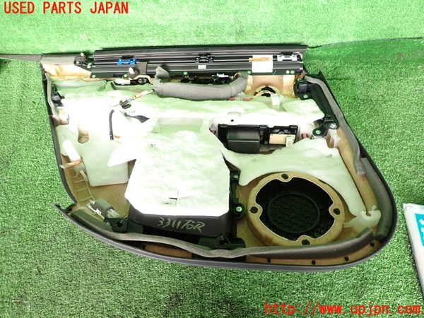 2UPJ-9233111294]レクサス・GS300h(AWL10)右後ドア内張り 中古_3