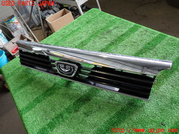 2UPJ-9233121050]ホーミーコーチ(ARME24)ラジエターグリル 中古_2