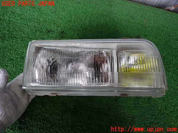 2UPJ-9233121130]ホーミーコーチ(ARME24)右ヘッドライト ハロゲン 中古_2