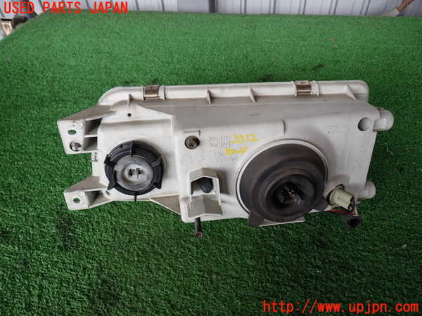 2UPJ-9233121130]ホーミーコーチ(ARME24)右ヘッドライト ハロゲン 中古_3