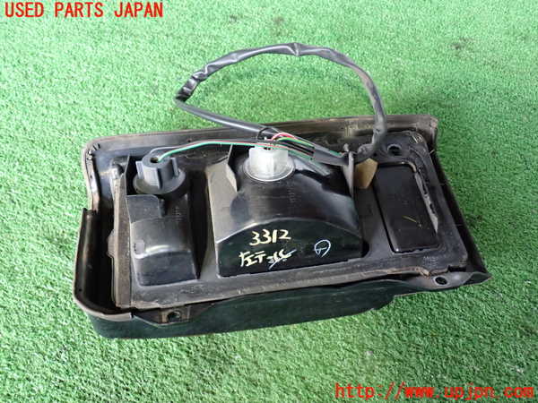 2UPJ-9233121536]ホーミーコーチ(ARME24)左テールランプ ジャンク_4