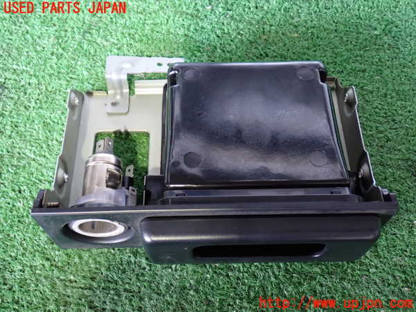 2UPJ-9233127821]ホーミーコーチ(ARME24)灰皿1 中古_4