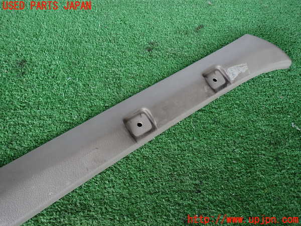 2UPJ-9233127655]ホーミーコーチ(ARME24)右フロントピラートリム 中古_2