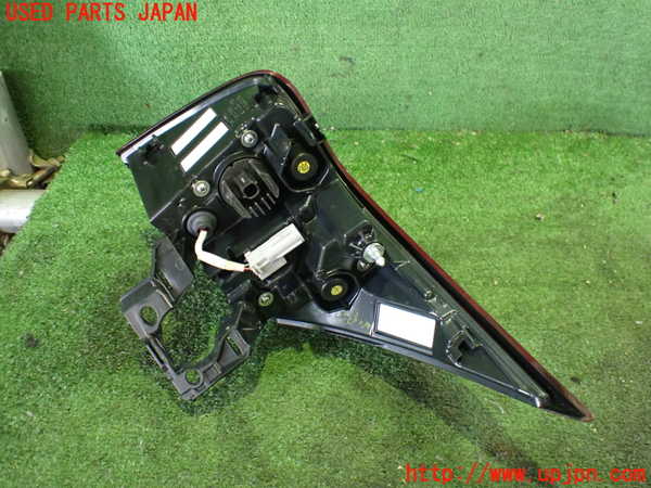 2UPJ-9233131530]レクサス・UX300e(KMA10)右テールランプ 中古_4