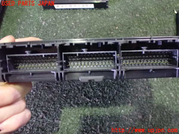 2UPJ-9233136110]レクサス・UX300e(KMA10)エンジンコンピューター 中古_3