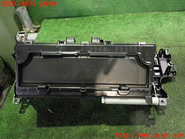 2UPJ-9233137516]レクサス・UX300e(KMA10)グローブボックス1 中古_4