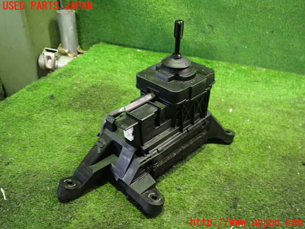 2UPJ-9233137555]レクサス・UX300e(KMA10)ATシフトレバー 中古_2