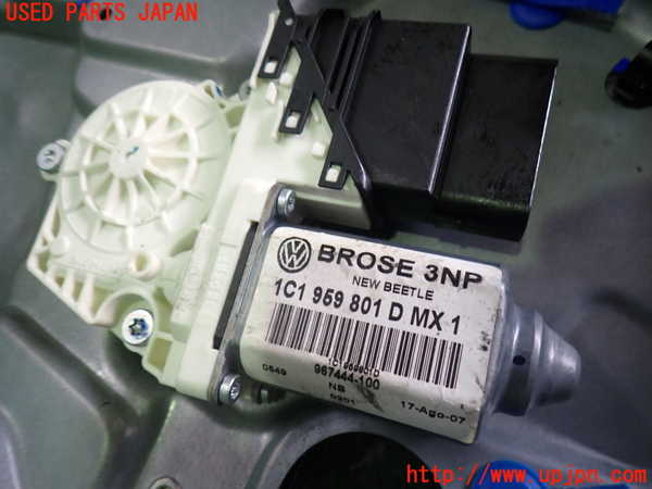 2UPJ-9233151236]VW ニュービートル(9CAZJ)右前レギュレーターモーター 中古_3
