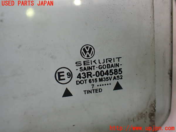 2UPJ-9233151268]VW ニュービートル(9CAZJ)左前ドアガラス (43R-004585) 中古_2