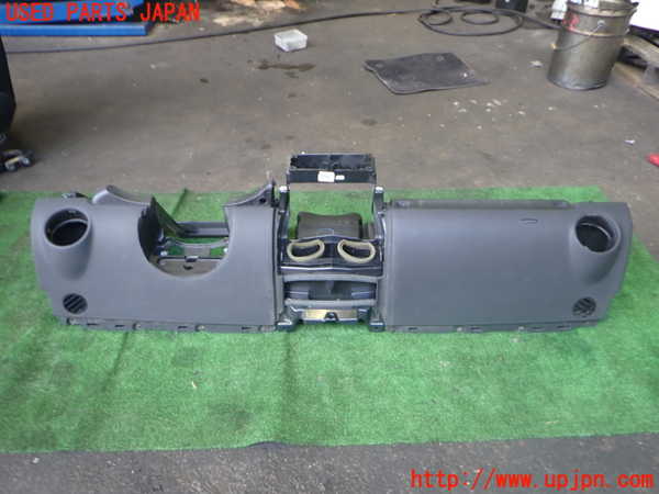 2UPJ-9233157505]VW ニュービートル(9CAZJ)ダッシュボード (ジャンク品) 中古_2