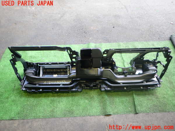 2UPJ-9233157505]VW ニュービートル(9CAZJ)ダッシュボード (ジャンク品) 中古_4