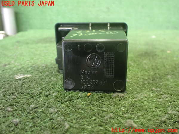 2UPJ-9233157821]VW ニュービートル(9CAZJ)灰皿1 中古_2