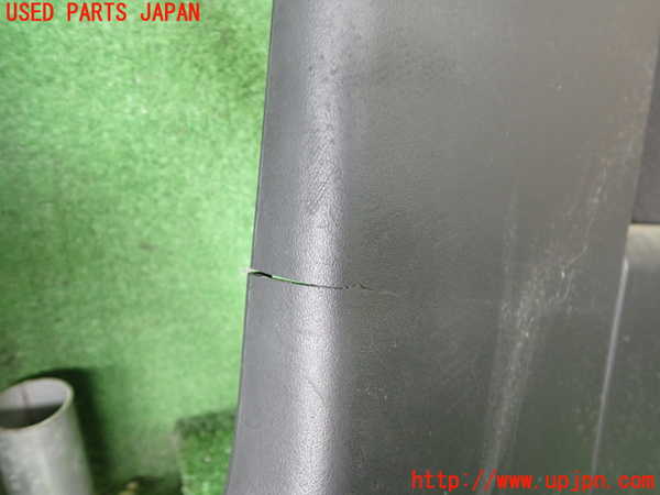2UPJ-9233157675]VW ニュービートル(9CAZJ)右リアピラートリム (ジャンク品) 中古_2