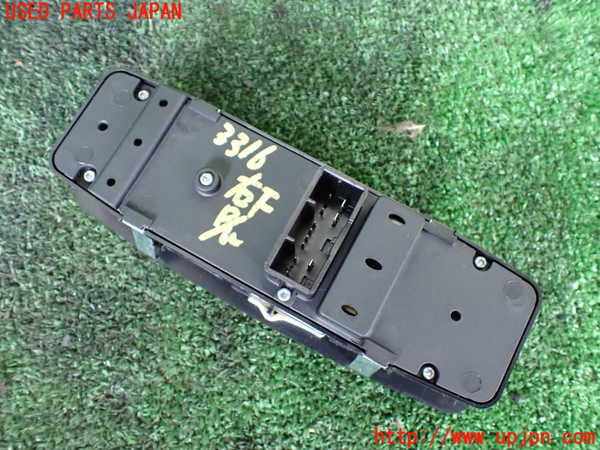 1UPJ-9233166240]ジープ・グランドチェロキー(WK36A)右前パワーウィンドウスイッチ 中古_2