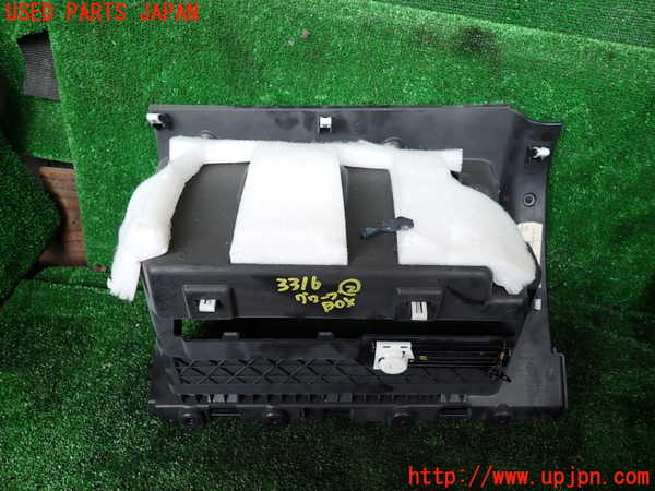 1UPJ-9233167517]ジープ・グランドチェロキー(WK36A)グローブボックス2 中古_2