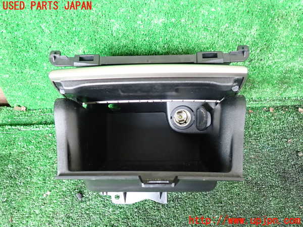 1UPJ-9233167841]ジープ・グランドチェロキー(WK36A)小物入れ1 中古_2