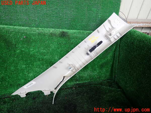 1UPJ-9233167660]ジープ・グランドチェロキー(WK36A)左フロントピラートリム 中古_2