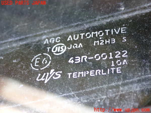 1UPJ-9233171230]ワゴンR(MH95S)右前ドア AGC M2H3 中古_4