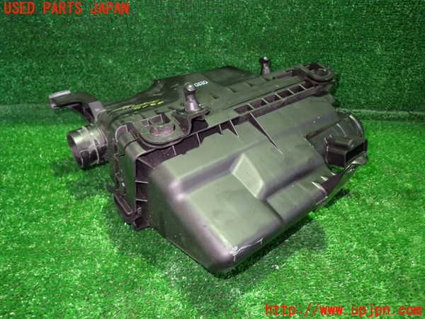1UPJ-9233172560]ワゴンR(MH95S)エアクリーナーボックス 中古_2