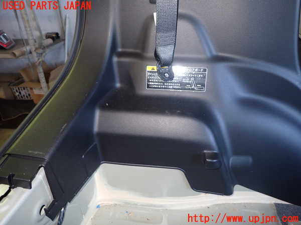 1UPJ-9233177680]ワゴンR(MH95S)左リアピラートリム 中古_4
