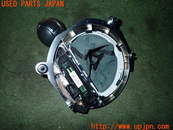 3UPJ=9233180614]アウディ TTSクーペ(8JCDLF)純正 シフトノブ シフトブーツ・パネル付き AT 中古_5