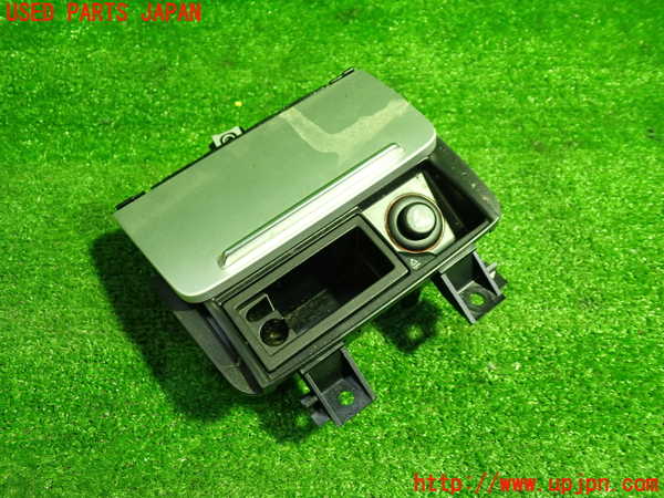 1UPJ-9233187821]アウディ・TTS クーペ(8JCDLF)灰皿1 中古_3