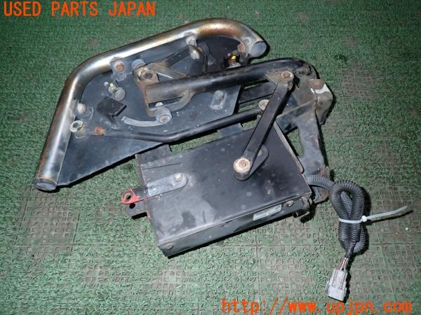 3UPJ=9233190025]ハイエースワゴン(RZH101G)TOSHINTEC トーシンテック AUTO DOOR 75267-15000 左サイドステップ 電動 オートステップ 中古_3