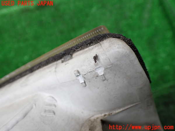 1UPJ-9233191130]ハイエースワゴン100系(RZH101G)右ヘッドライト ハロゲン 中古_4