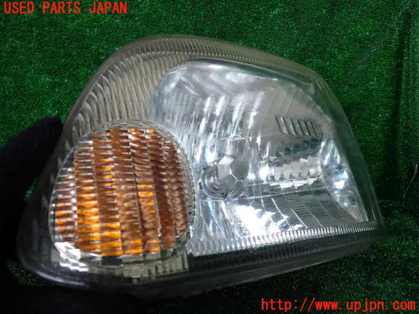 1UPJ-9233191132]ハイエースワゴン100系(RZH101G)左ヘッドライト ハロゲン 中古_2