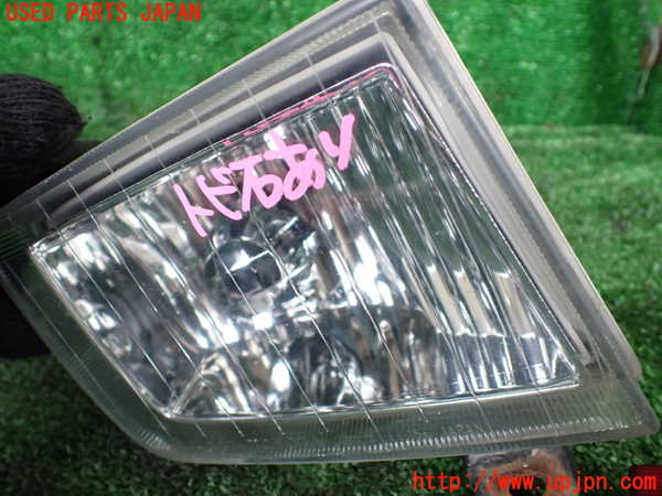 1UPJ-9233191180]ハイエースワゴン100系(RZH101G)右フォグ 中古_2