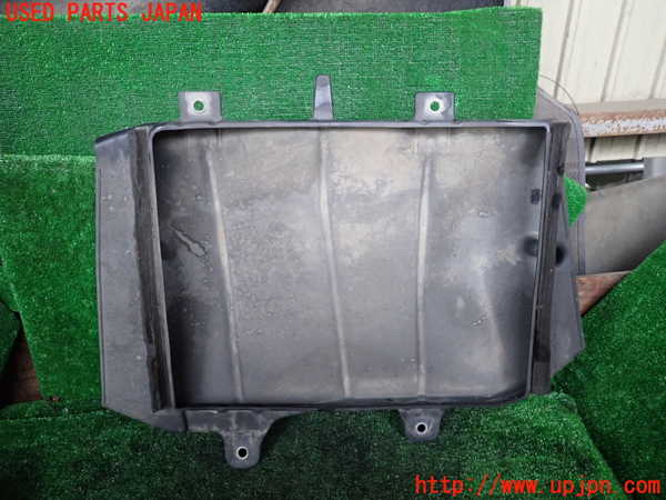 1UPJ-9233191721]ハイエースワゴン100系(RZH101G)アンダーカバー1 中古_2
