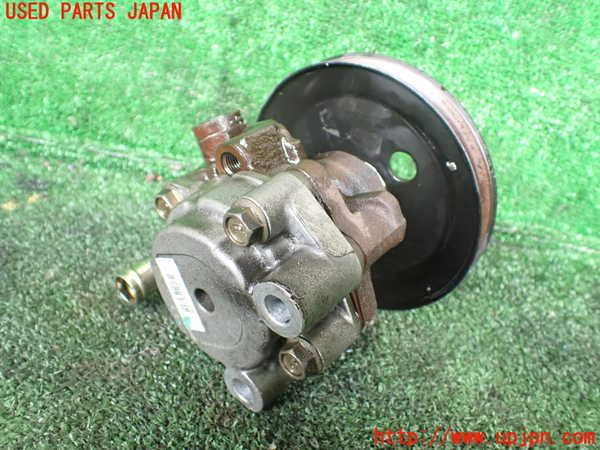 1UPJ-9233194250]ハイエースワゴン100系(RZH101G)パワステポンプ 中古_2