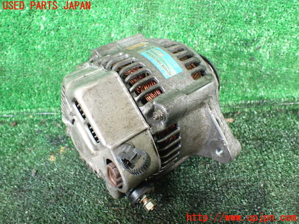 1UPJ-9233196015]ハイエースワゴン100系(RZH101G)オルタネーター(ダイナモ) 中古_2