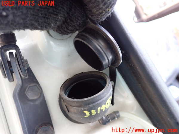 1UPJ-9233196792]ハイエースワゴン100系(RZH101G)ウォッシャータンク2 中古_2