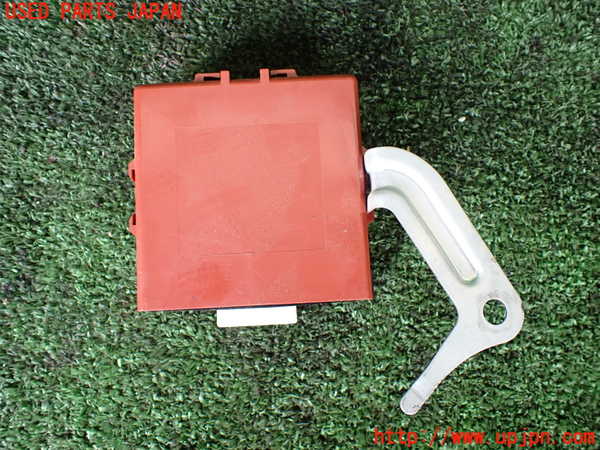 1UPJ-9233196146]ハイエースワゴン100系(RZH101G)コンピューター1 (ドア) 中古_3