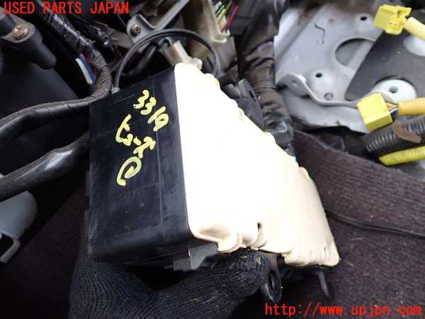 1UPJ-9233196741]ハイエースワゴン100系(RZH101G)ヒューズボックス1 中古_2
