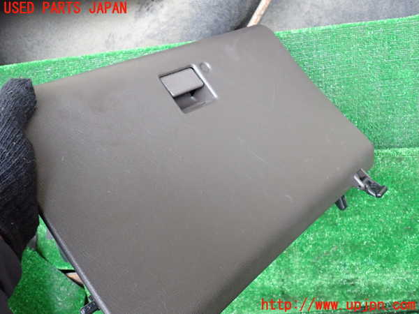 1UPJ-9233197516]ハイエースワゴン100系(RZH101G)グローブボックス1 中古_2