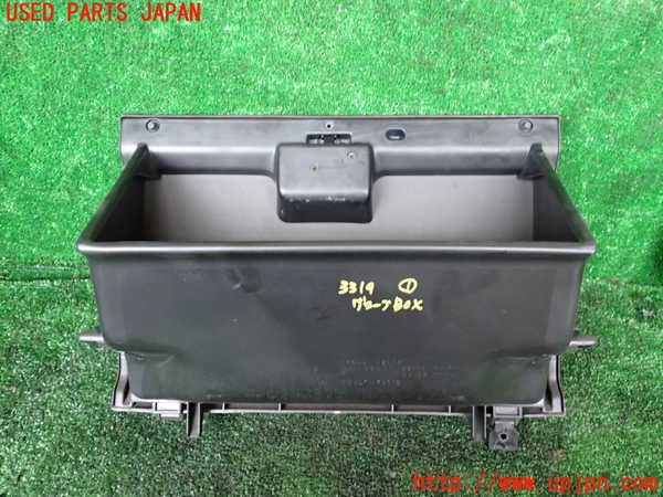 1UPJ-9233197516]ハイエースワゴン100系(RZH101G)グローブボックス1 中古_4