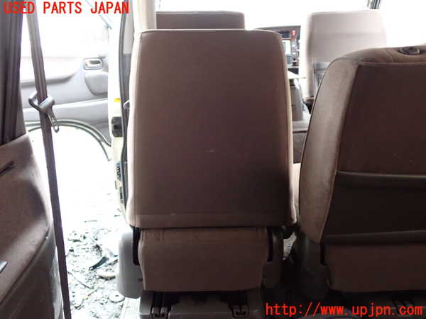 1UPJ-9233197175]ハイエースワゴン100系(RZH101G)左2列目シート 中古_4