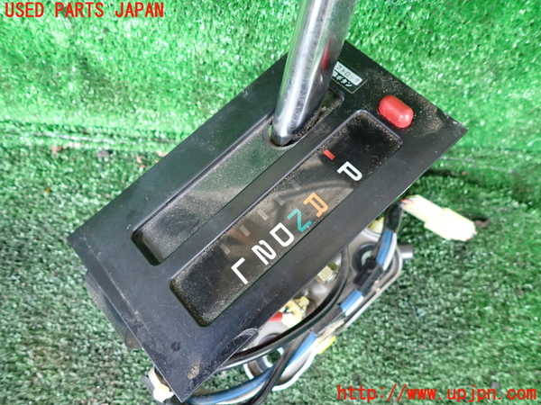 1UPJ-9233197555]ハイエースワゴン100系(RZH101G)ATシフトレバー 中古_3