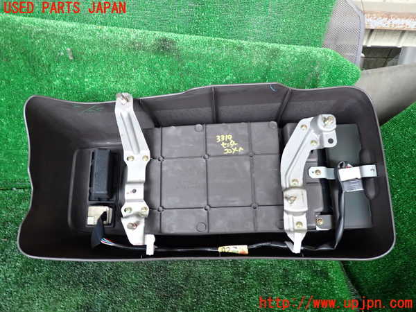 1UPJ-9233197540]ハイエースワゴン100系(RZH101G)センターコンソール 中古_5