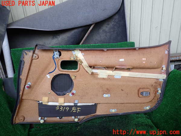 1UPJ-9233191264]ハイエースワゴン100系(RZH101G)左前ドア内張り 中古_4