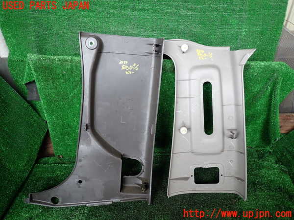 1UPJ-9233197670]ハイエースワゴン100系(RZH101G)左センターピラートリム 中古_2