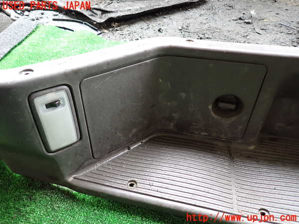 1UPJ-9233197740]ハイエースワゴン100系(RZH101G)スカッフプレート 中古_2