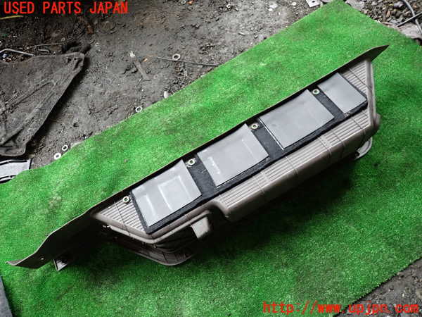 1UPJ-9233197740]ハイエースワゴン100系(RZH101G)スカッフプレート 中古_3