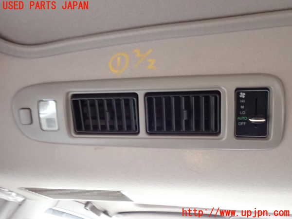 1UPJ-9233196411]ハイエースワゴン100系(RZH101G)ルームランプ1 (２列目) 中古_3