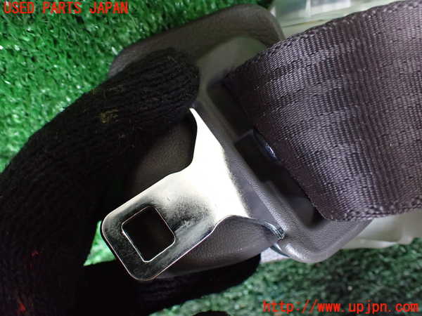 1UPJ-9233197075]ハイエースワゴン100系(RZH101G)助手席シートベルト 中古_2