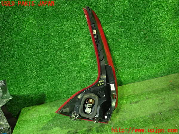 1UPJ-9233201530]ボルボ・XC60(DB4204TXC)右テールランプ 【ジャンク】_2